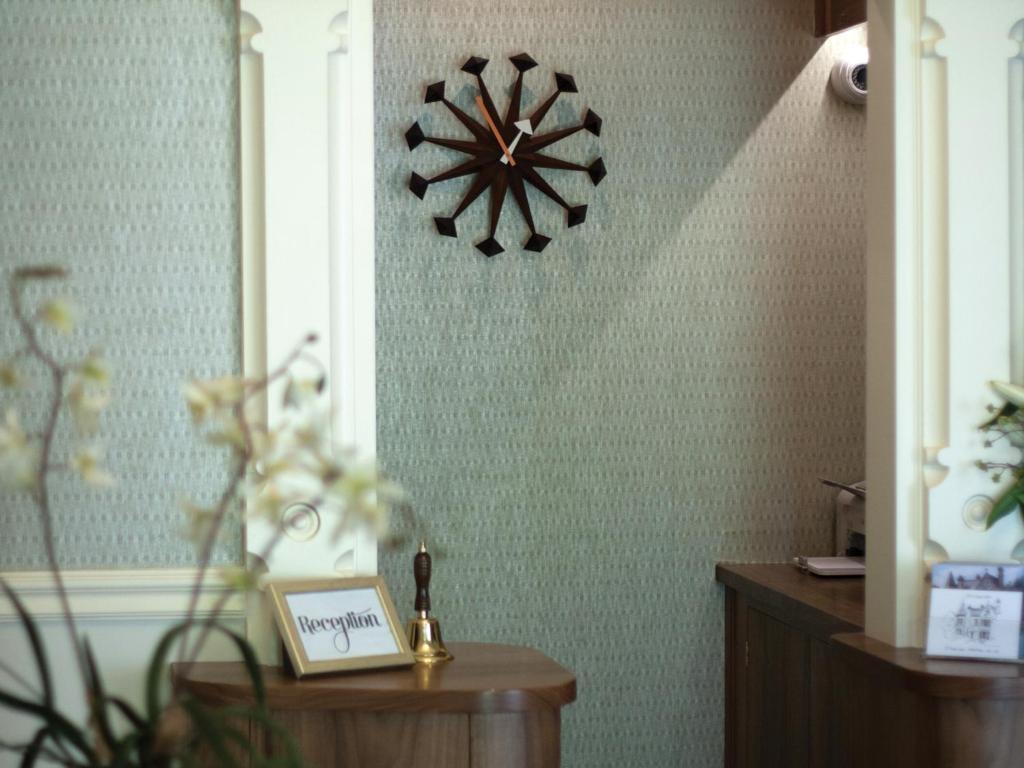Ascot House Hotel Харогейт Екстериор снимка